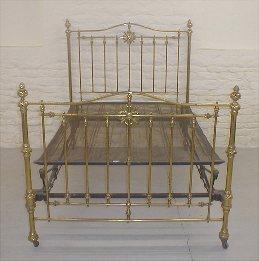 Appraisal: A fine Victorian brass double bed with adjustable spring base