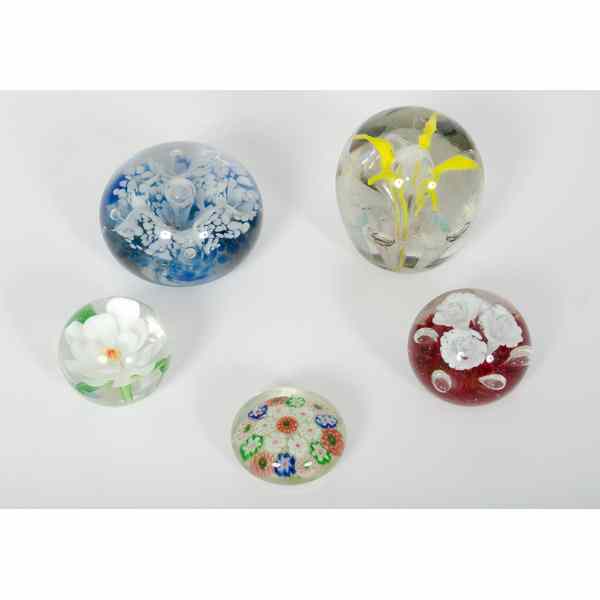 Appraisal: Glass Paperweights An assembled group of five glass paperweights all