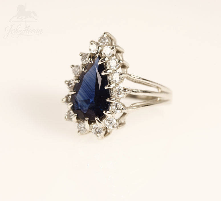 Appraisal: K white gold and sapphire ring K white gold and