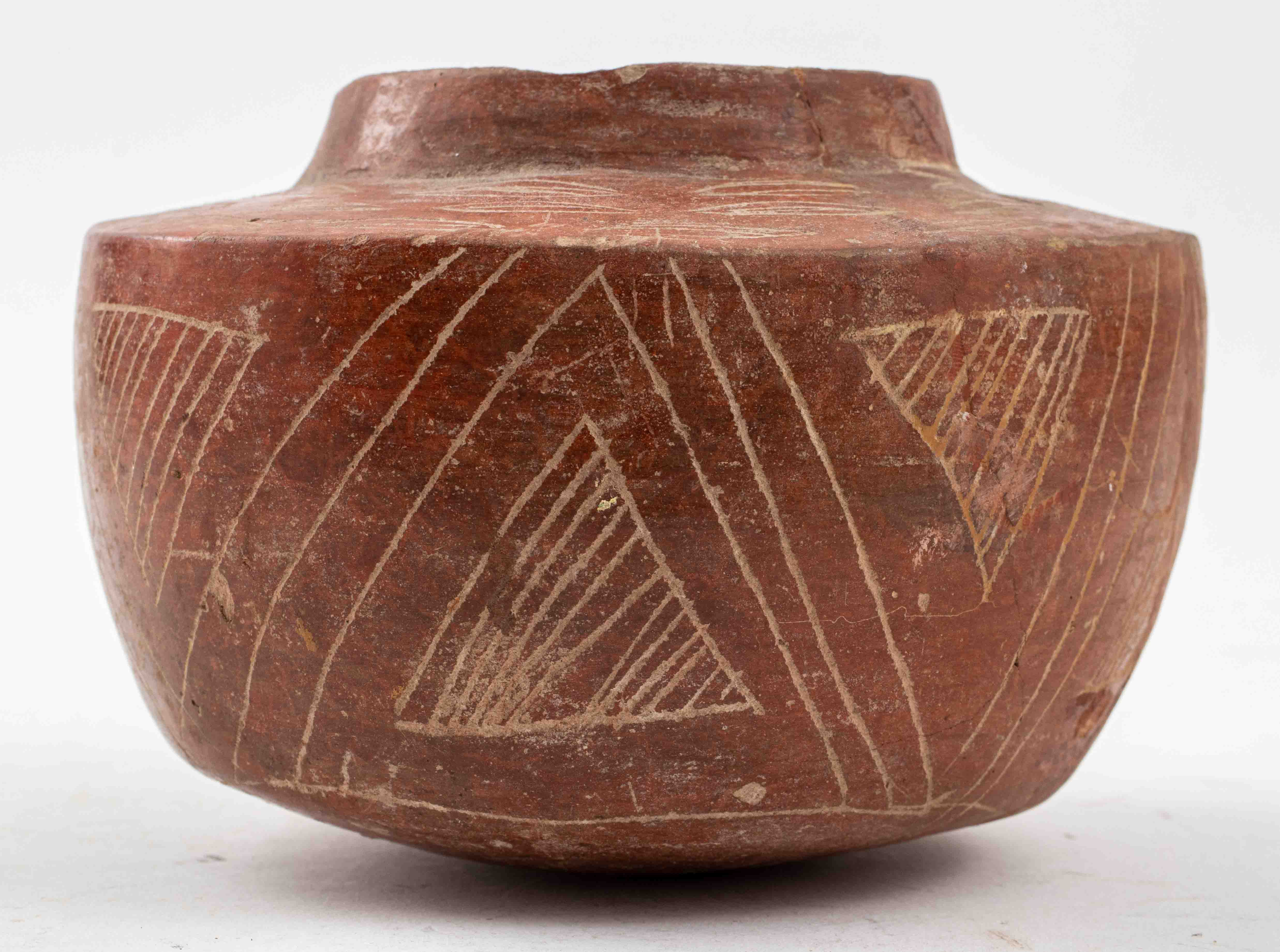 Appraisal: PRE-COLUMBIAN INCISED REDWARE BOWL Pre-Columbian redware ceramic pottery bowl with