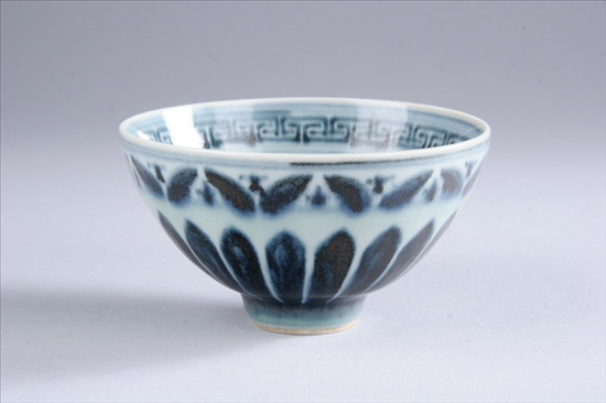 Appraisal: CHINESE BLUE AND WHITE PORCELAIN LIANZI BOWL Ming Dynasty Flowerhead