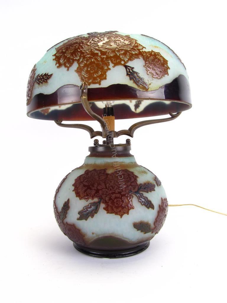 Appraisal: A DeVez carved cameo glass table lamp with mushroom shade