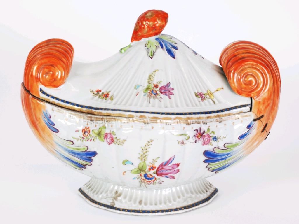 Appraisal: EIGHTEENTH CENTURY CHINESE EXPORT PORCELAIN TUREEN AND COVER OF SHELL