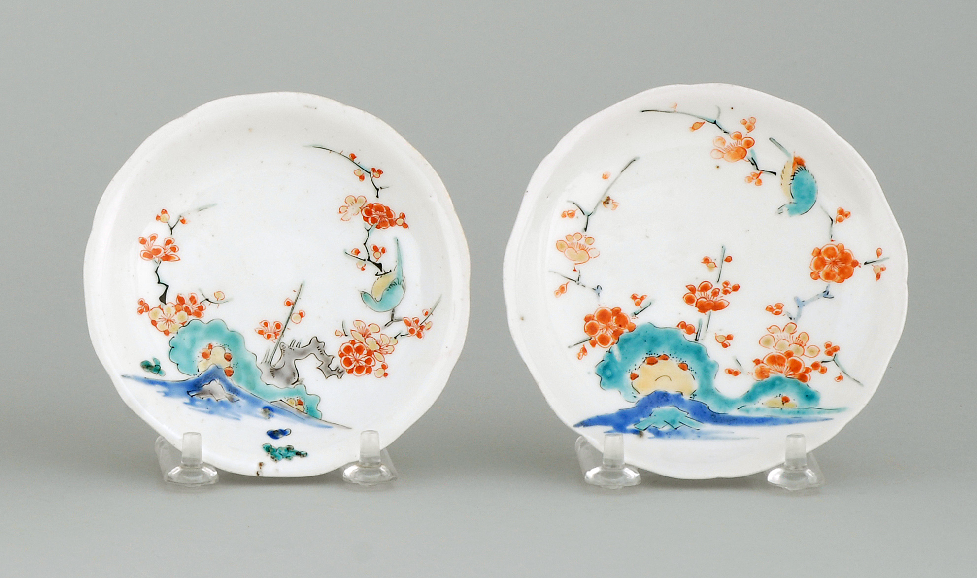 Appraisal: PAIR OF KAKIEMON PORCELAIN DISHES th CenturyDecorated with birds and