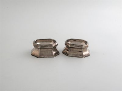 Appraisal: A pair of George II octagonal trencher salts with waisted