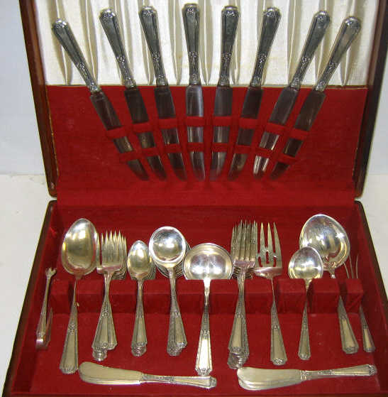 Appraisal: TOWLE STERLING SILVER LOUIS XIV FLATWARE Comprising eight of each