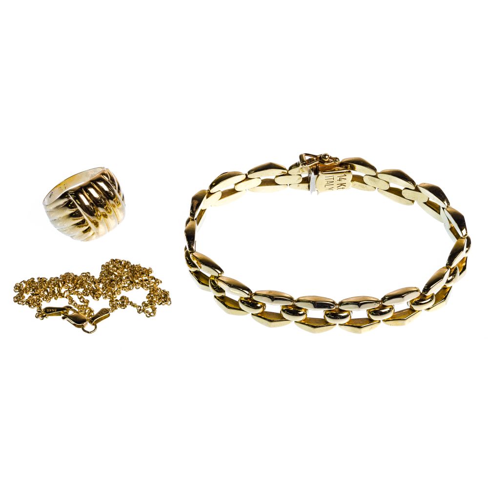 Appraisal: K YELLOW GOLD JEWELRY ASSORTMENT items including a ribbed ring