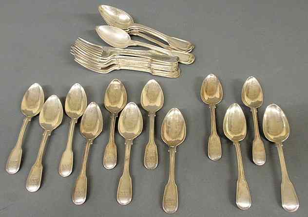 Appraisal: Set of eight Georgian silver spoons l probably William Chawner