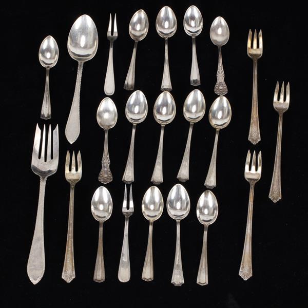 Appraisal: Group of sterling silver flatware and serving pieces Gorham Chantilly