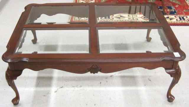 Appraisal: QUEEN ANNE STYLE MAHOGANY COFFEE TABLE Ethan Allen Furniture Co