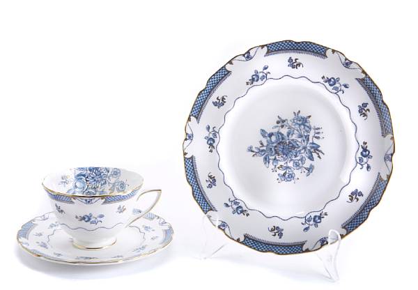 Appraisal: A Royal Doulton part dinnerware service In the Lowestoft pattern