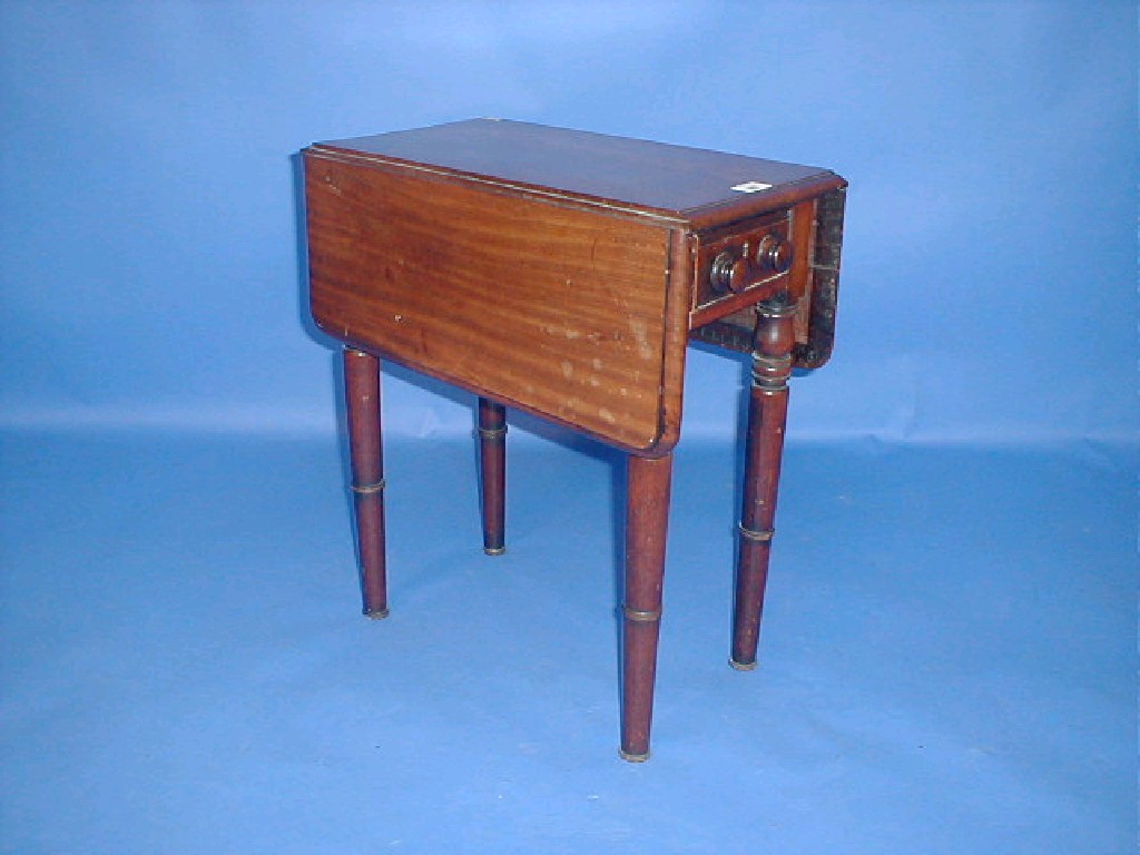 Appraisal: An early thC mahogany drop leaf table with single drawer