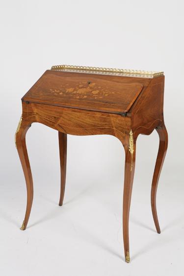 Appraisal: A LATE TH CENTURY FRENCH LADY'S WRITING DESK the sloping