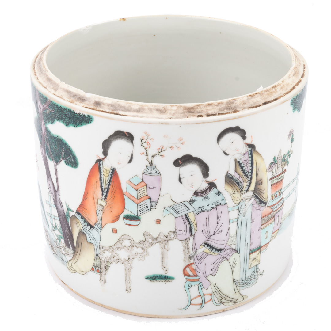 Appraisal: Chinese porcelain Famille Rose canister late th early th century