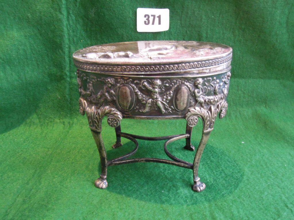 Appraisal: An Hanau import silver oval trinket box with a classical