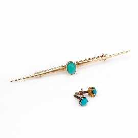 Appraisal: A vintage ct gold turquoise set bar brooch and ct