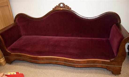 Appraisal: American Restoration mahogany serpentine sofa th century Estimate - No