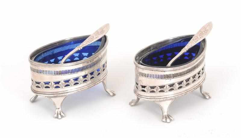 Appraisal: PAIR OF SHEFFIELD PLATE SALTS WITH COBALT GLASS LINERS Each