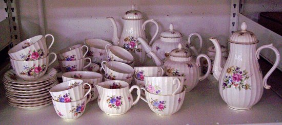 Appraisal: A Royal Worcester breakfast service Roanoke pattern of pieces