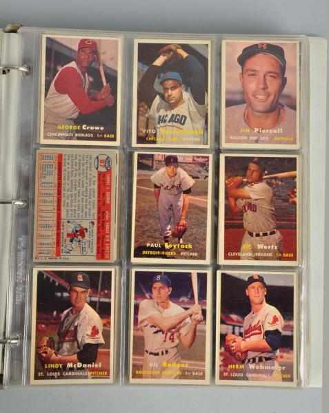 Appraisal: Approximately Topps Baseball Cards Description Includes commons minor stars and