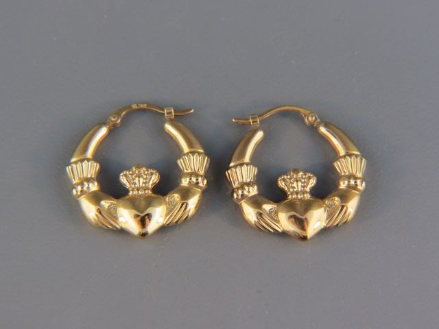 Appraisal: k Gold Scottish Claddagh Earrings yellow gold diameter grams