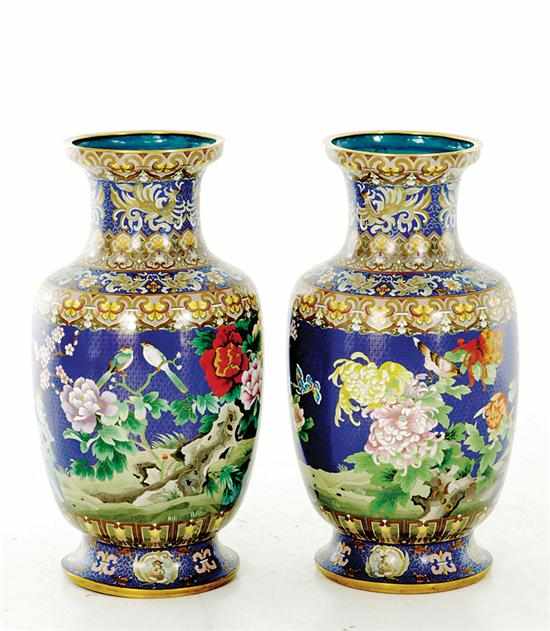 Appraisal: Pair monumental cloisonne vases flaring rims over bulbous bodies depicting