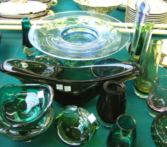 Appraisal: A quantity of studio glass wares including a green glass