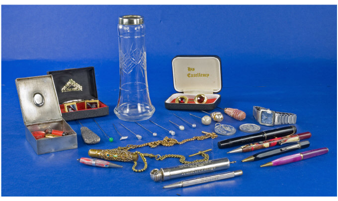 Appraisal: Miscellaneous Collectables including cufflinks rotary watch pens make up set