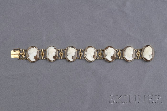 Appraisal: kt Gold and Shell Cameo Bracelet the bracelet composed of