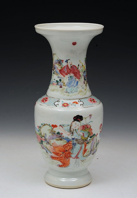 Appraisal: A CHINESE FAMILLE ROSE VASE of baluster form painted with