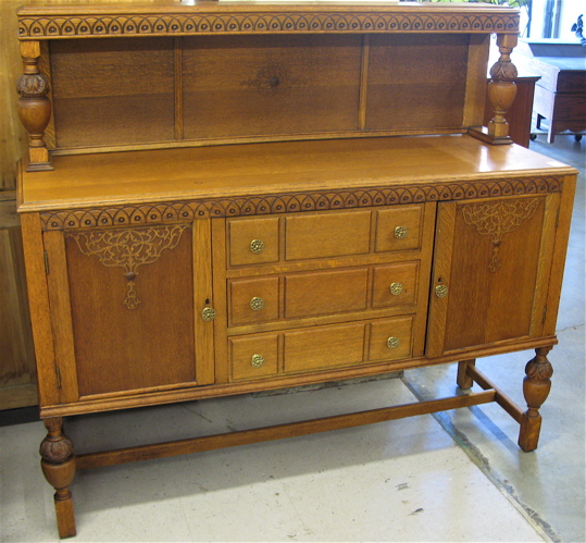 Appraisal: AN OAK SIDEBOARD English second quarter of the th century