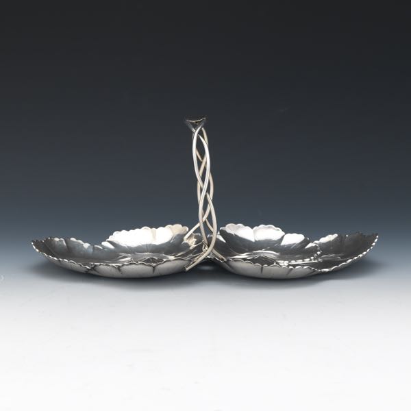 Appraisal: REED BARTON STERLING SILVER PASTRY BASKET WITH HANDLE x x