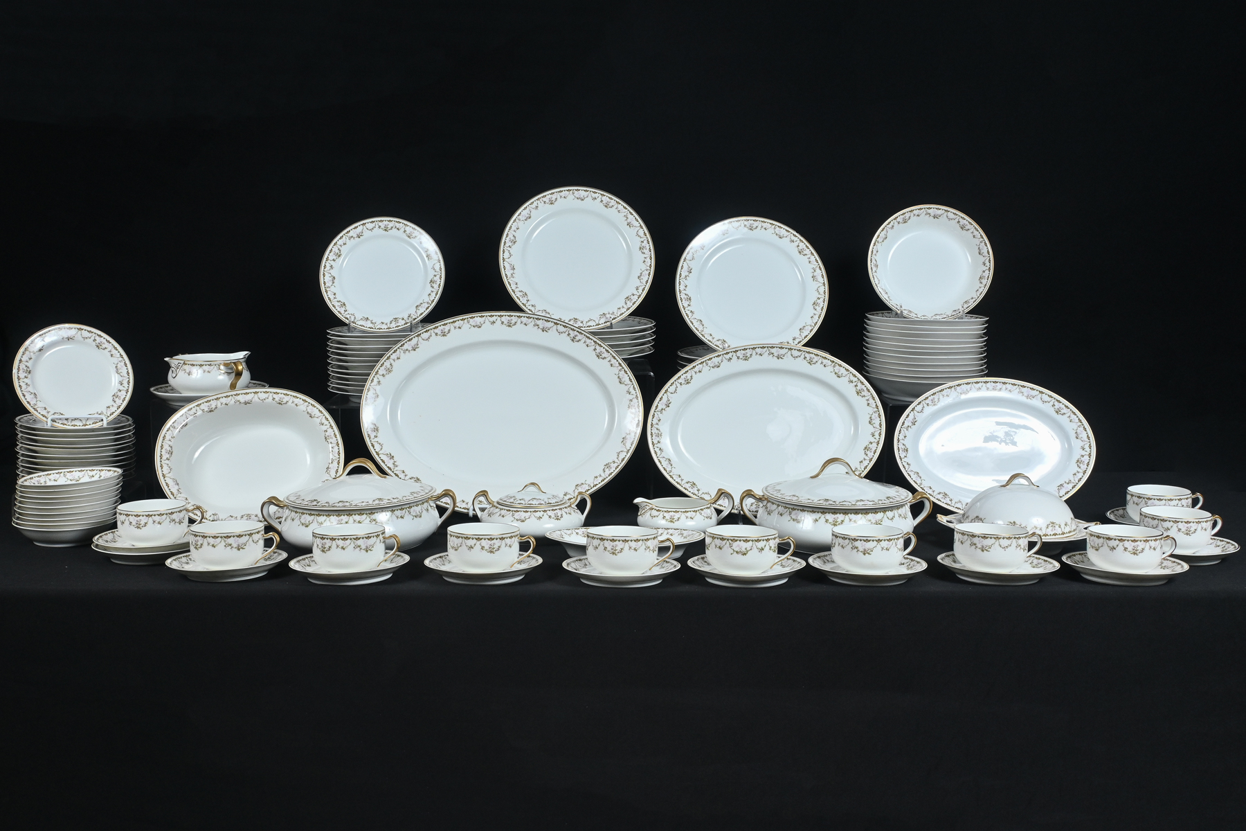 Appraisal: PC HAVILAND LIMOGES SCHLEIGER DINNERWARE Haviland Limoges ''Schleiger '' Comprising