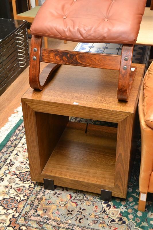 Appraisal: A CONTEMPORARY HARDWOOD SIDE TABLE A CONTEMPORARY HARDWOOD SIDE TABLE