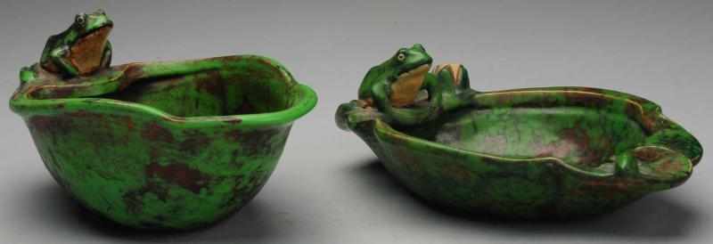 Appraisal: Pair of Weller Coppertone Bowls with Frogs Both marked Weller