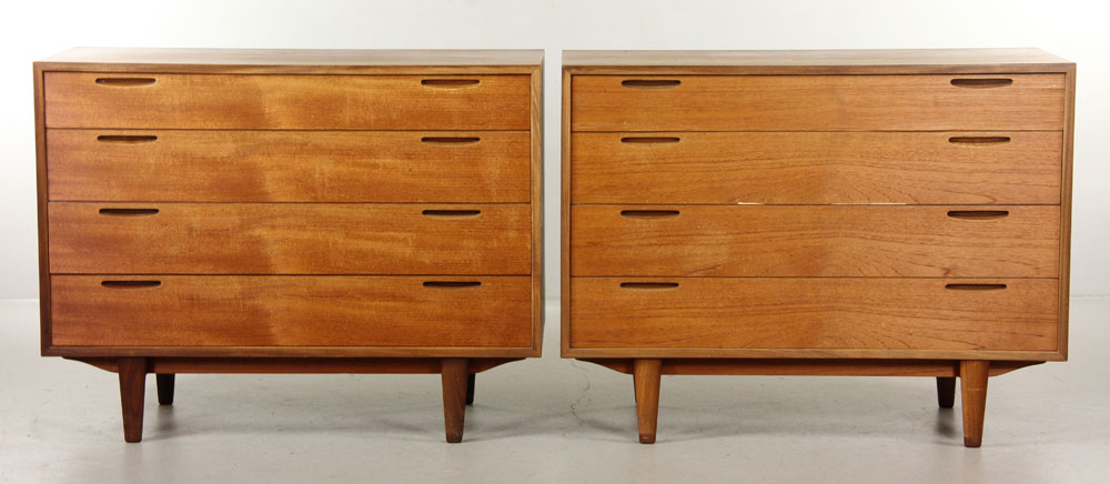 Appraisal: - -Drawer Dressers Set of two complimentary four-drawer dressers attributed