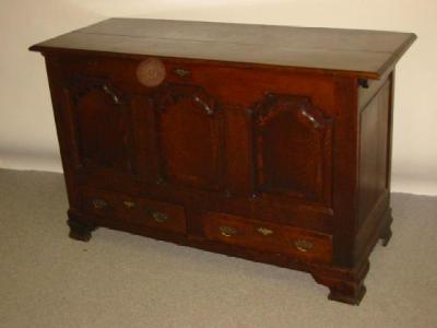 Appraisal: AN OAK AND WALNUT BANDED COFFER early th century North