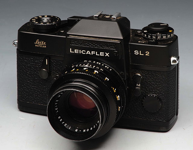 Appraisal: A LEITZ WETZLAR LEICAFLEX SL CAMERA in carrying case with