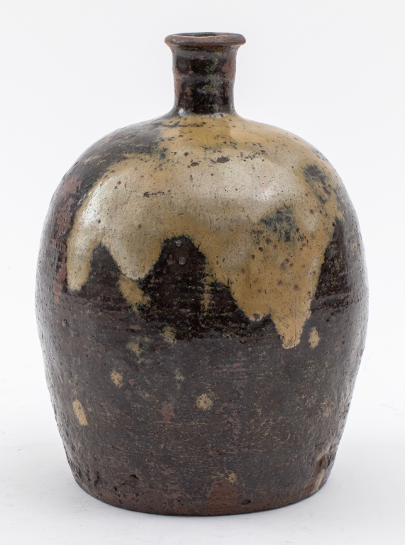 Appraisal: JAPANESE SETO POTTERY WARE BOTTLE Japanese Seto pottery ware bottle