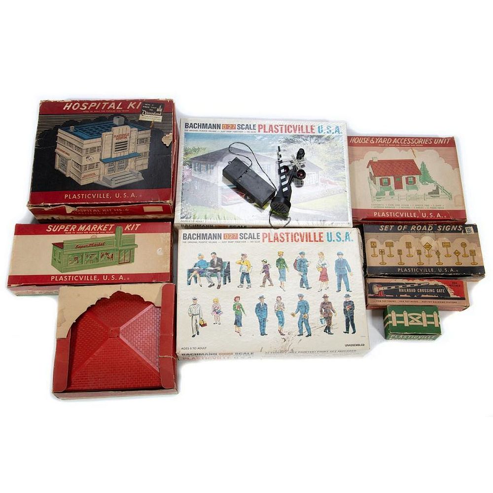 Appraisal: Plasticville boxed Kits Plasticville boxed kits House Yard Accessories Unit