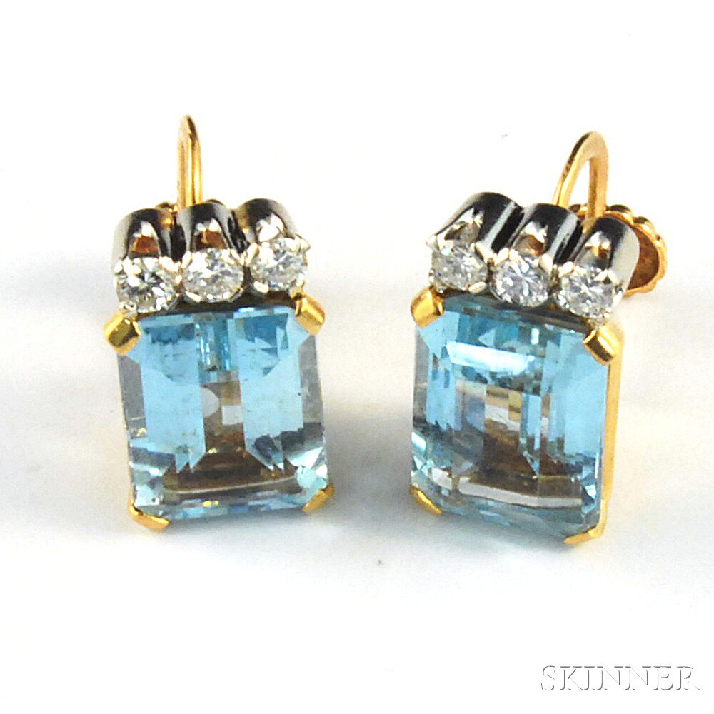 Appraisal: Pair of kt Gold-mounted Aquamarine and Diamond Screwback Earrings with