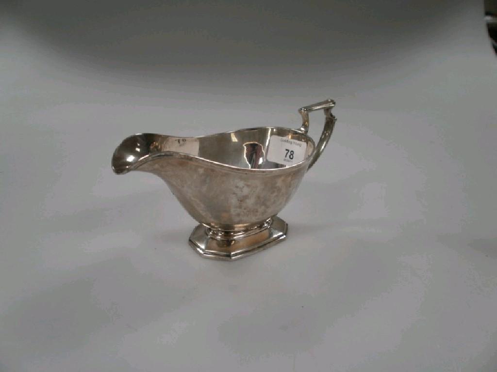 Appraisal: A George V silver Art Deco sauceboat Birmingham oz