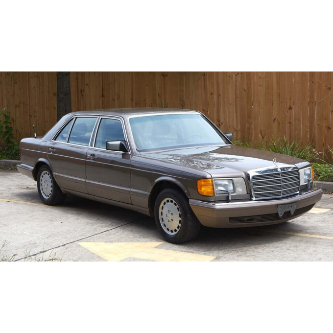 Appraisal: Mercedes SDL Liter Cylinder Turbo Diesel -Door Sedan in Desert