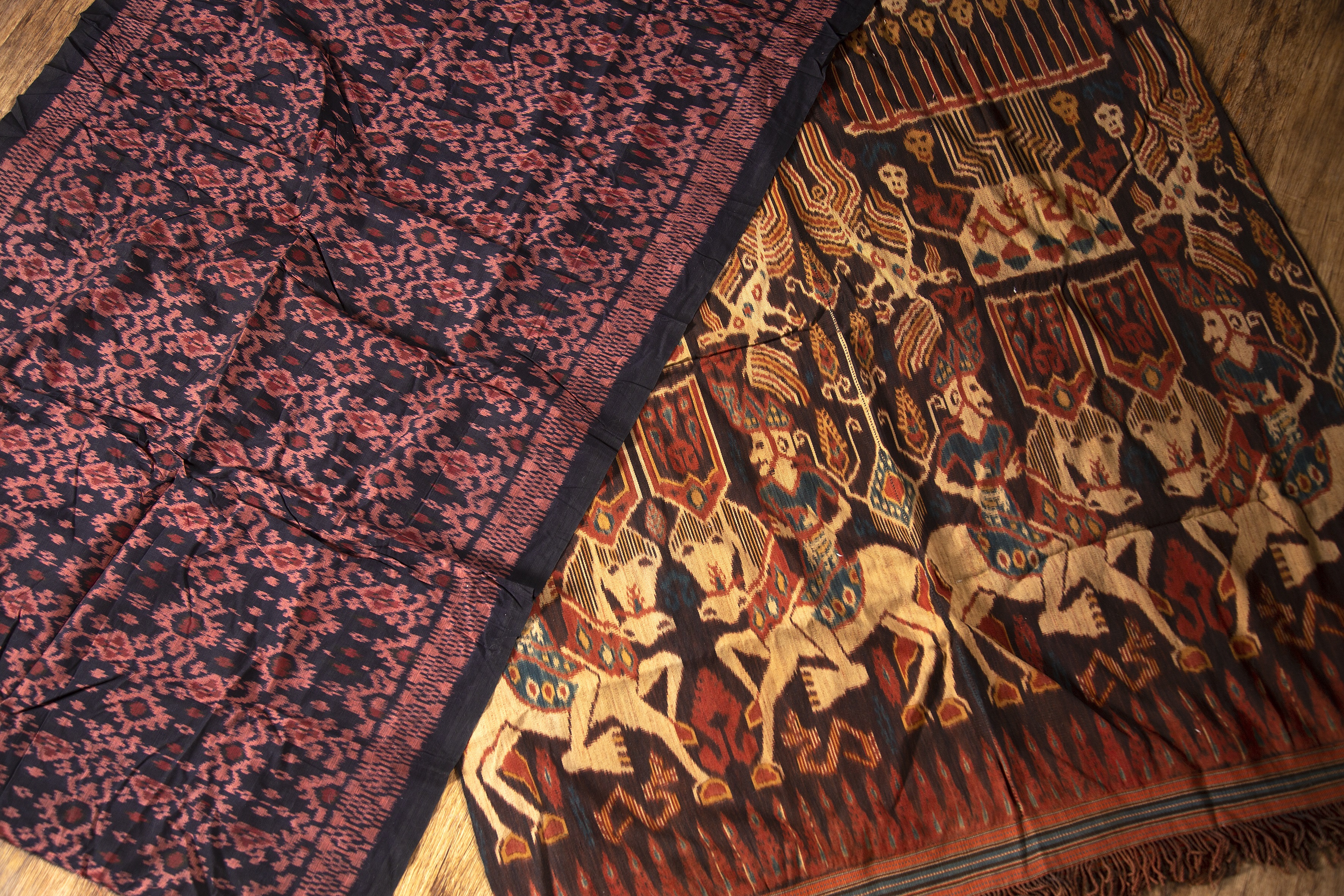 Appraisal: Large Sumba Ikat hinggi clothIndonesia depicting ancestor figures cm x