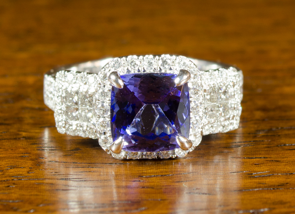 Appraisal: TANZANITE DIAMOND AND FOURTEEN KARAT GOLD RING The white gold