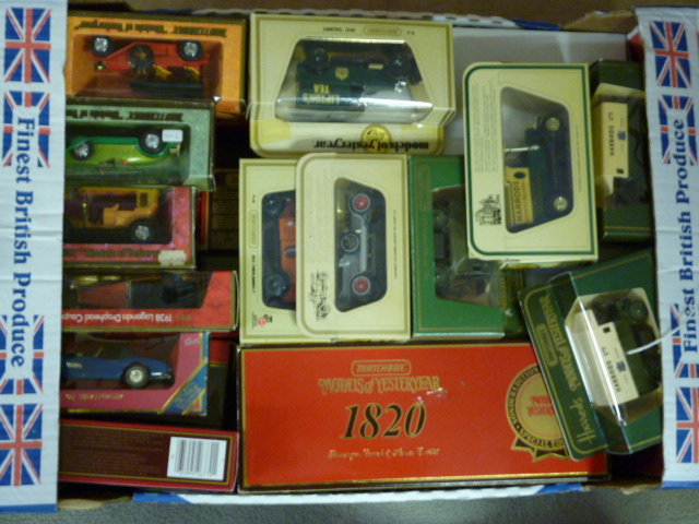 Appraisal: Twelve Yesteryear models maroon boxes including larger sets seven more