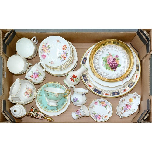 Appraisal: A quantity of Royal Crown Derby Posies pattern tea ware