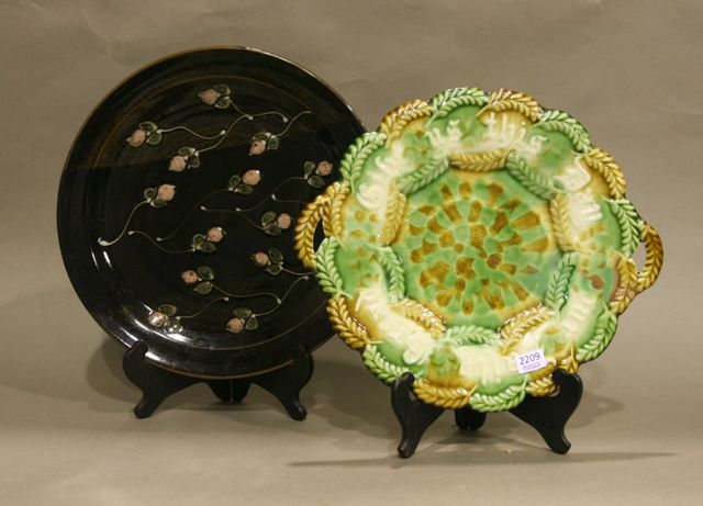 Appraisal: A Majolica bread plate together with various other items in