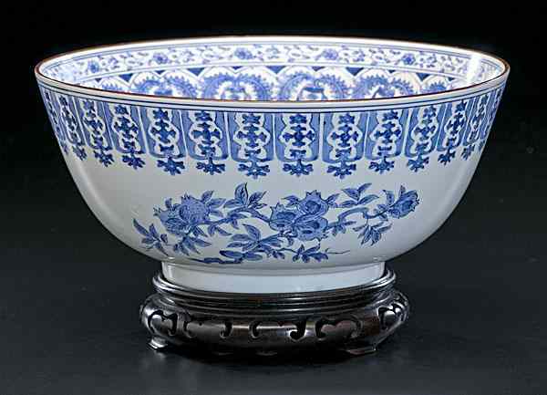 Appraisal: Chinese Punch Bowl Chinese late th early th century A