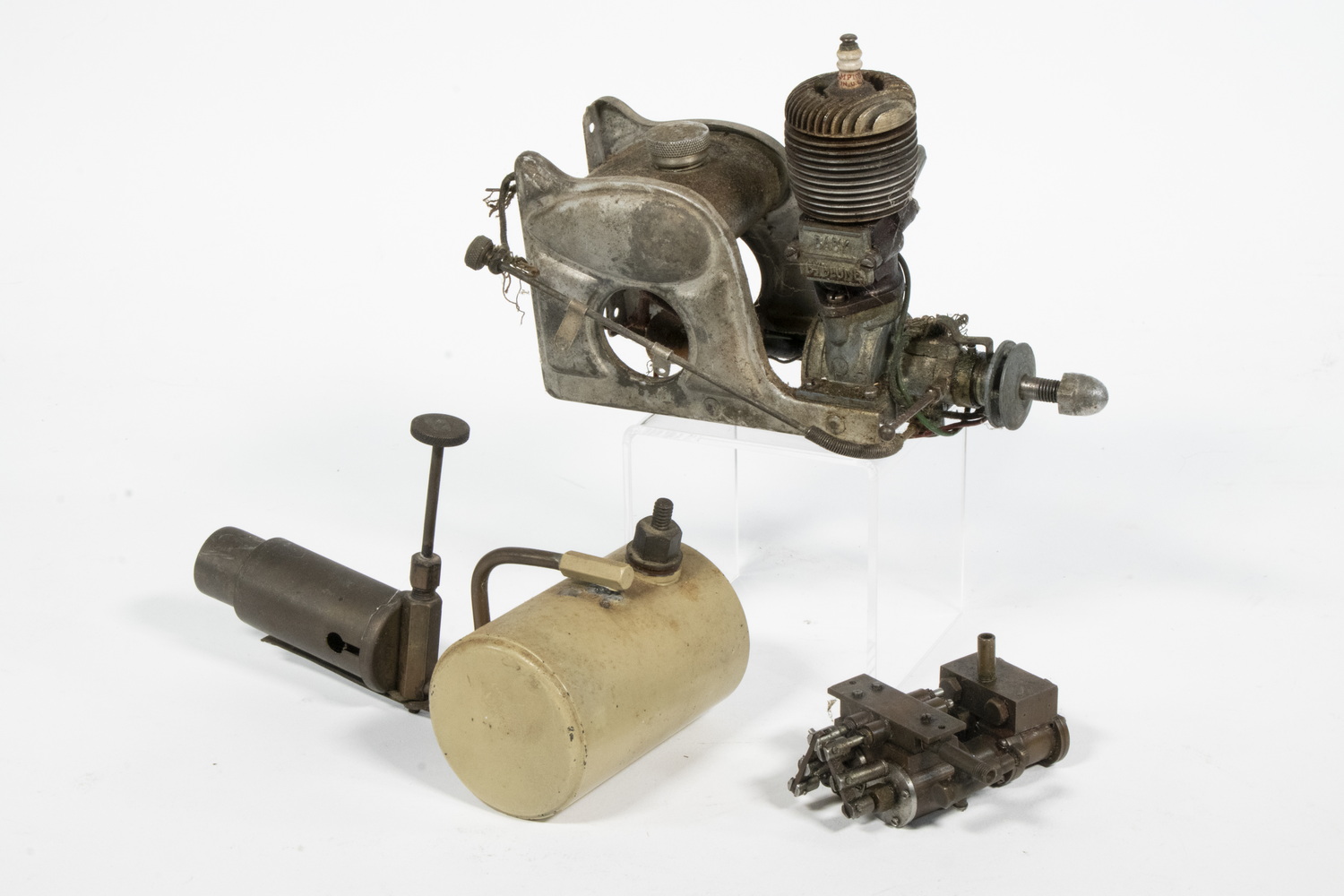 Appraisal: VINTAGE MECHANICAL ITEMS Including Single stroke gasoline engine likely for